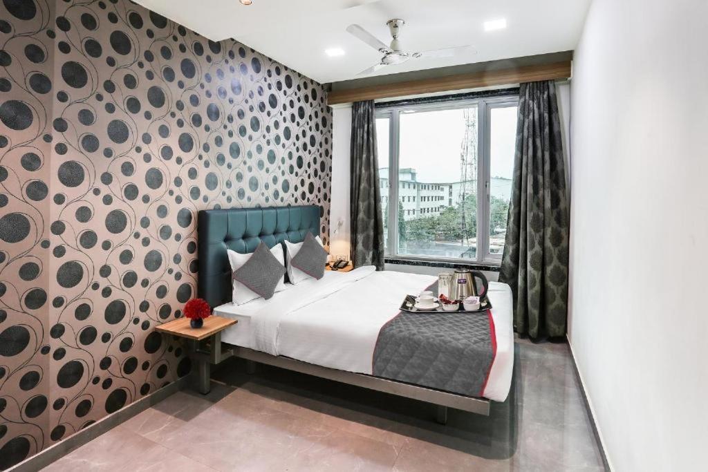 Glitz Hotels Arc Palace - Mankoli, Bhiwandi Dış mekan fotoğraf